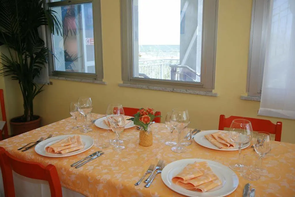 Hotel Levante Sul Mare Lido Di Savio 3*,  Italia